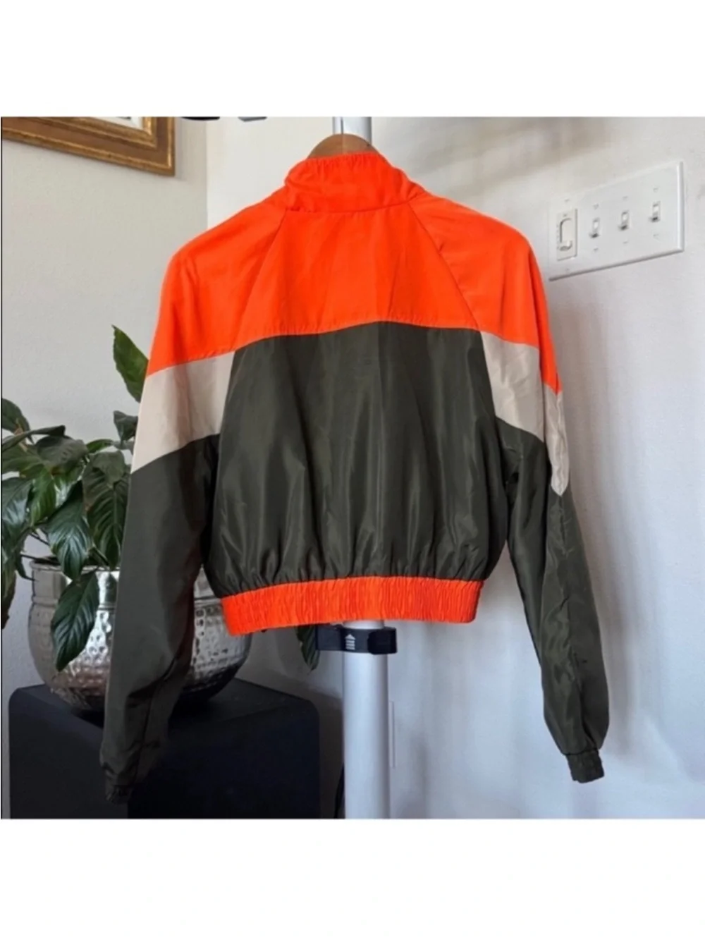 Women’s  Full zip Track Jacket Sz M Crop Short Lightweight Neon Colorblock Mock